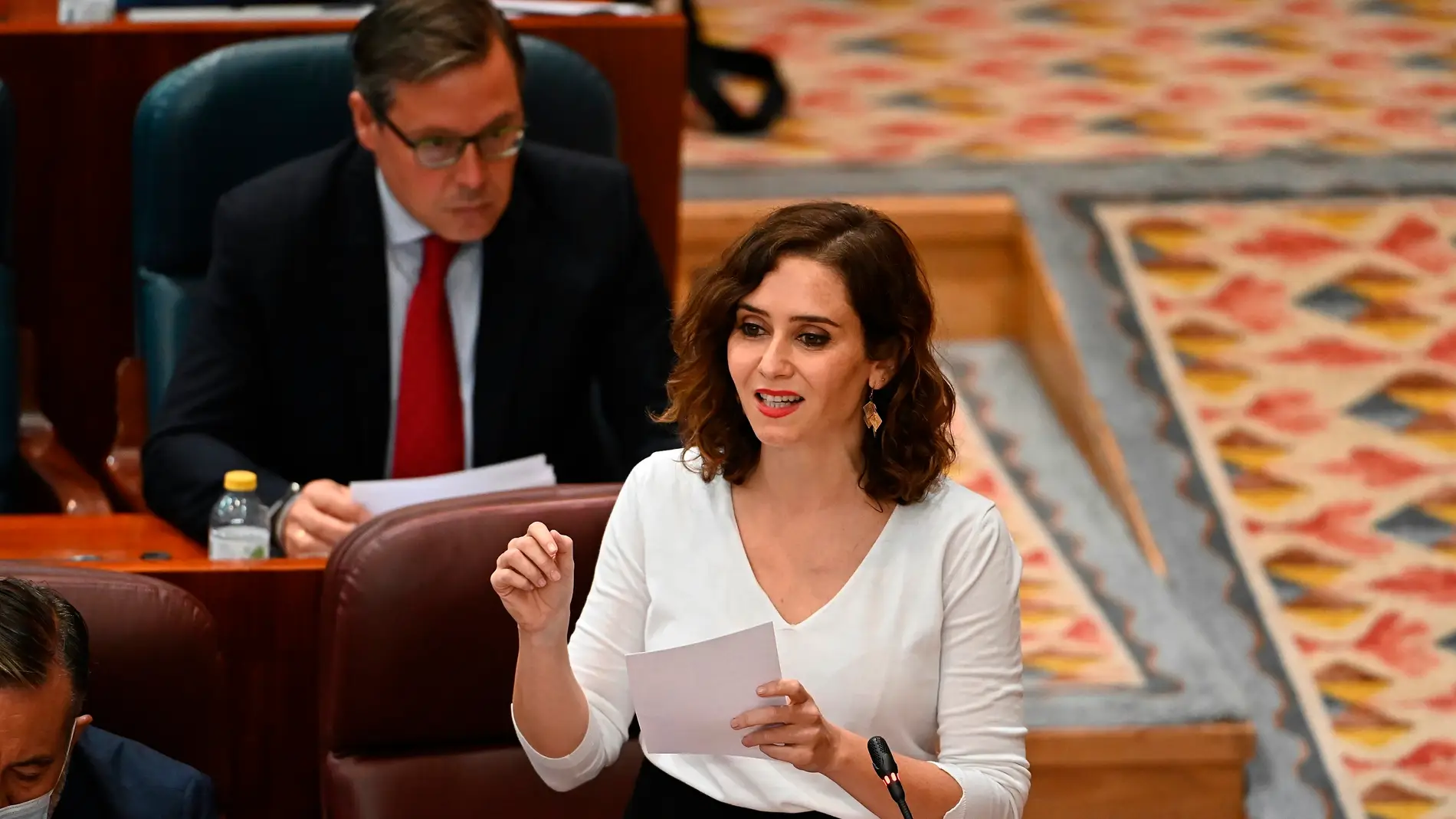Ayuso carga contra la «nueva caja oscura» del PSOE que implica a Santos Cerdán: «Todo queda en casa»