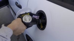 Dónde repostar gasolina más barata hoy en Madrid y alrededores con precios desde 1,28€/l