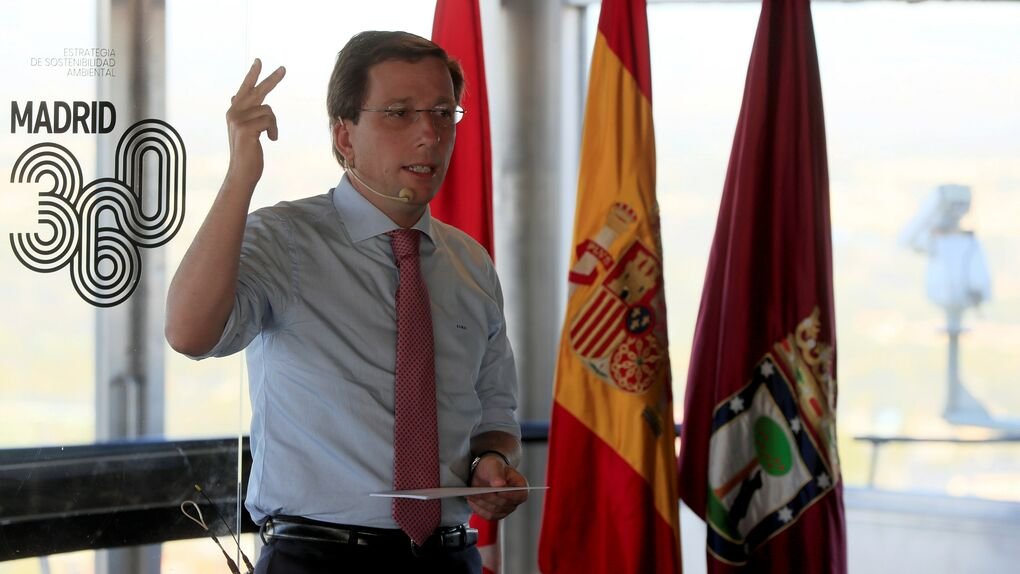 Los madrileños con coche sin etiqueta medioambiental no podrán circular por Madrid a partir del 2026