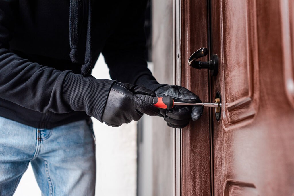 INTENTO DE OCUPACIÓN EN UNA VIVIENDA DE LA CALLE ZORZALES