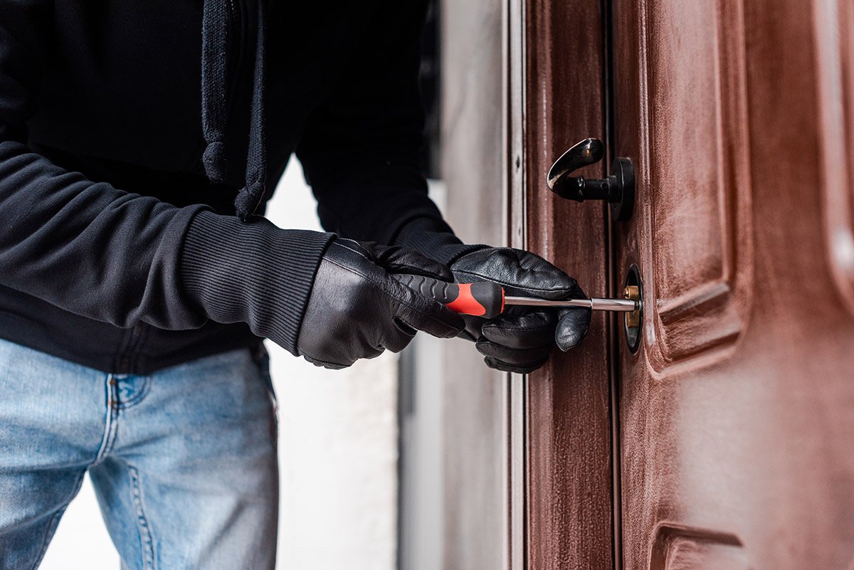 INTENTO DE OCUPACIÓN EN UNA VIVIENDA DE LA CALLE ZORZALES