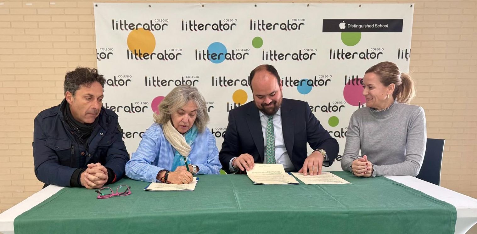 EL ALCALDE DE ARANJUEZ FIRMA UN CONVENIO DE COLABORACIÓN PARA EL USO COMPARTIDO DE INSTALACIONES DEPORTIVAS CON EL COLEGIO LITTERATOR
