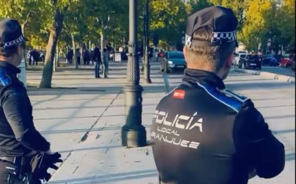 LA POLICÍA LOCAL DE ARANJUEZ INTERCEPTA A UN CONDUCTOR EBRIO QUE CIRCULABA DE FORMA TEMERARIA POR EL CASCO URBANO