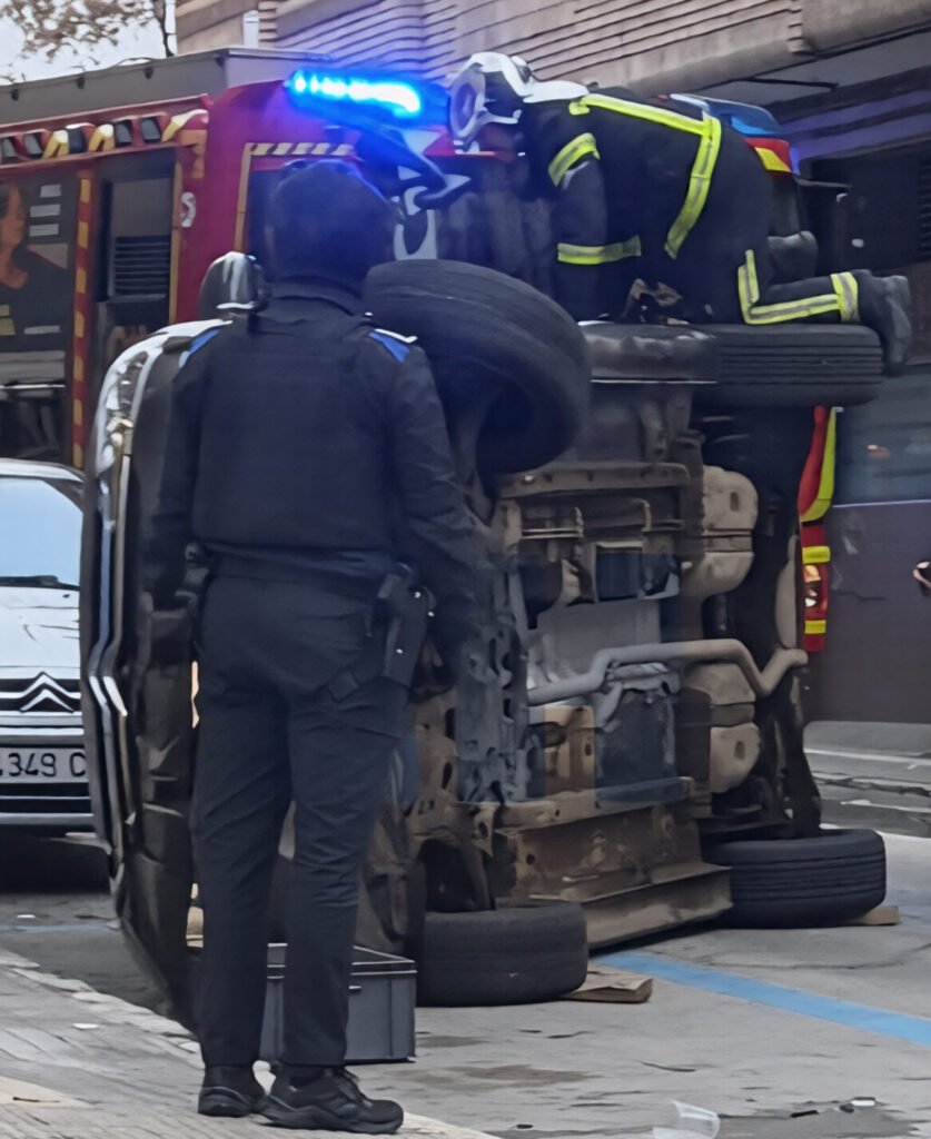 ACCIDENTE EN LA CALLE SAN PASCUAL: INVESTIGADO POR UN DELITO CONTRA LA SEGURIDAD VIAL AL SUPERAR LA TASA PENAL DE ALCOHOL PERMITIDA