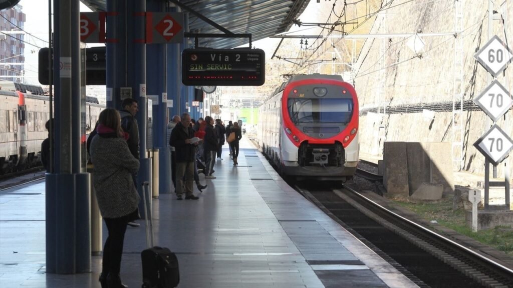 RENFE REAJUSTA EL SERVICIOS DE TRENES ENTRE ARANJUEZ Y VILLAVERDE BAJO POR LAS OBRAS DE MANTENIENTO EN LA C3