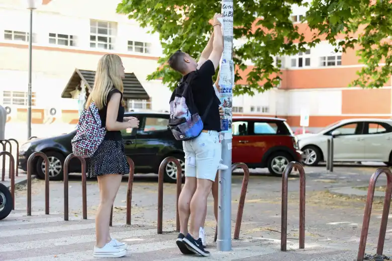 EMPEORA EL PANORAMA JUVENIL: LA MITAD DE LOS JÓVENES DE 26 A 34 AÑOS VIVE CON SUS PADRES