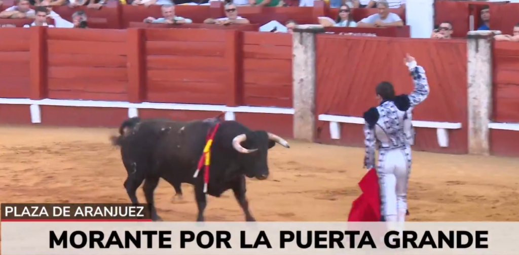MORANTE SE AMOTINÓ A LOS JÓVENES Y SALIÓ A HOMBROS EN ARANJUEZ
